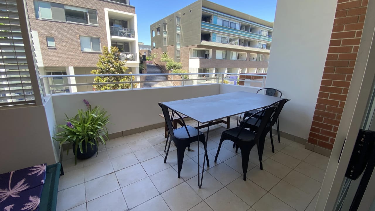 Unfurnished room with ensuite in a flatshare