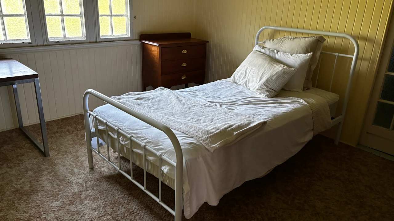 Furnished room with own bathroom