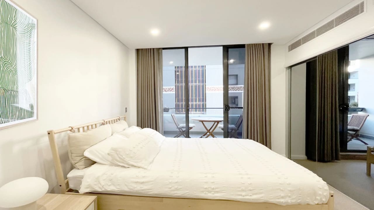 Furnished room with ensuite in a flatshare