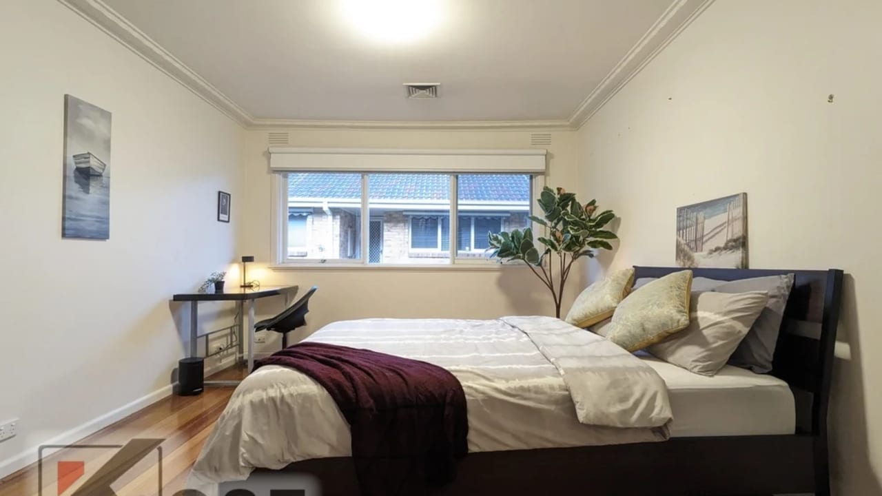 Furnished room in a flatshare