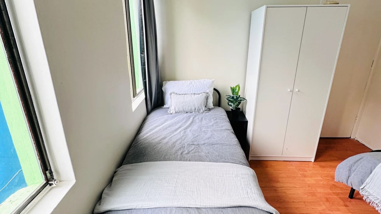 Furnished room in a flatshare
