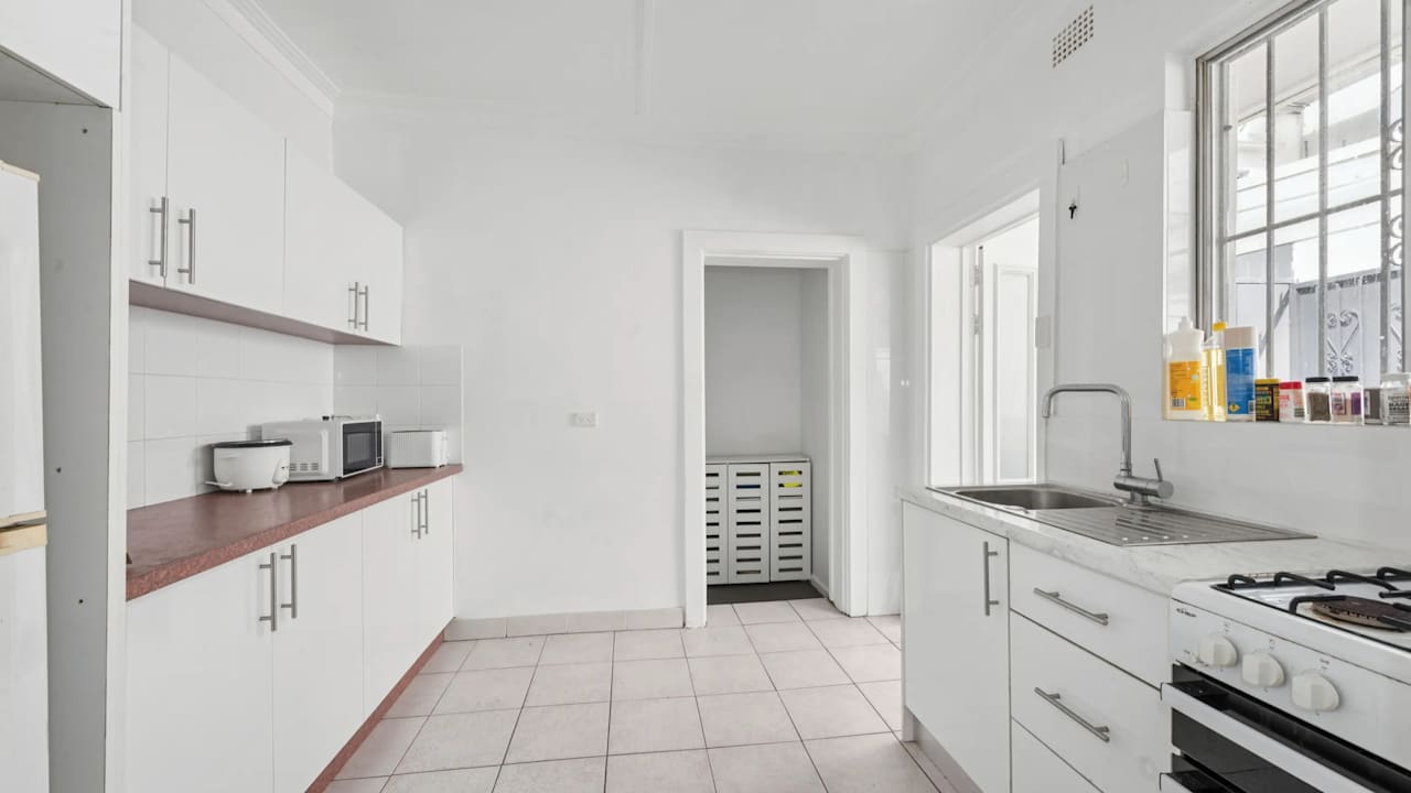 Whole property with 2 rooms for rent