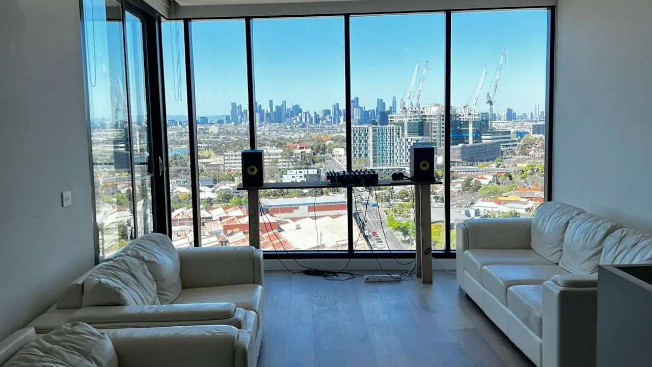 Furnished room in a share house