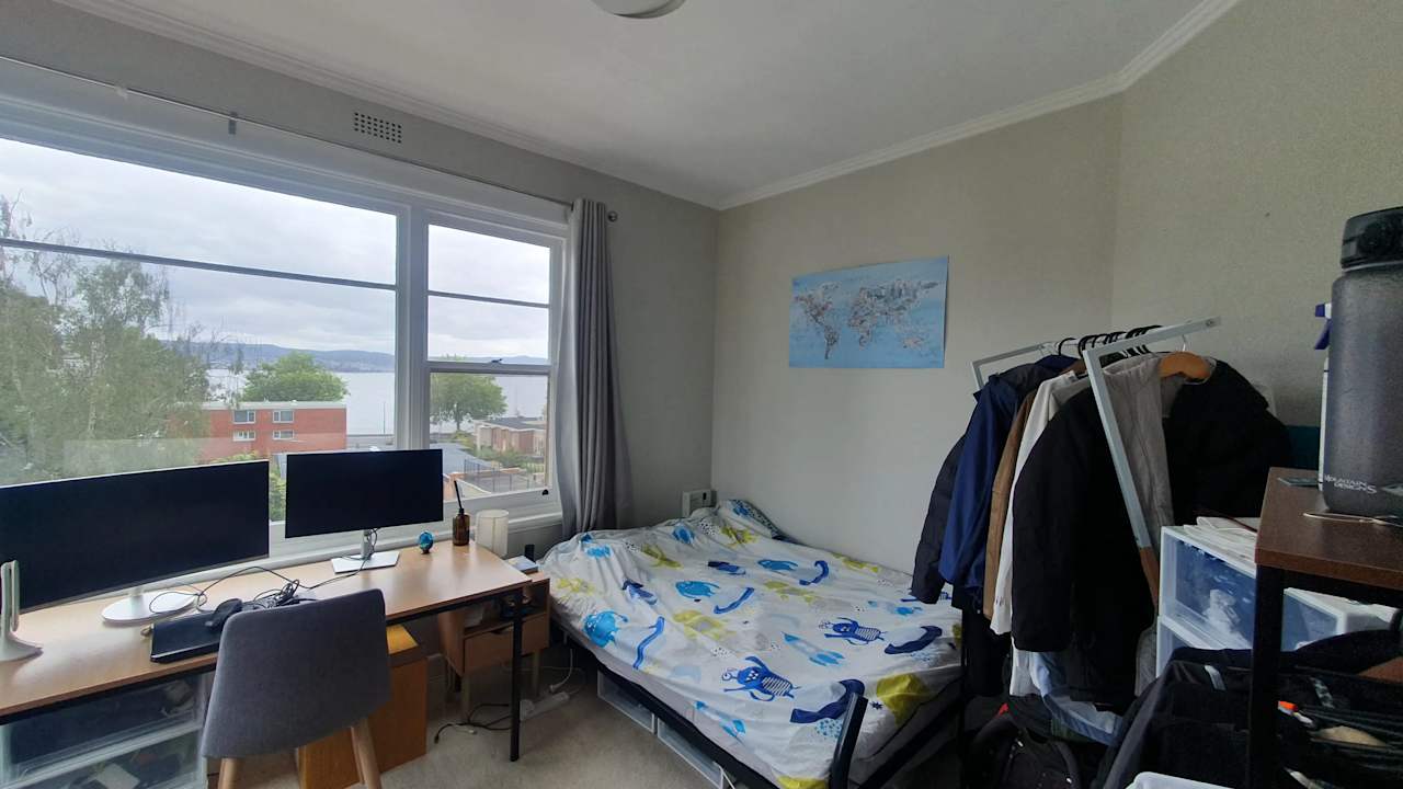 Room in a share house