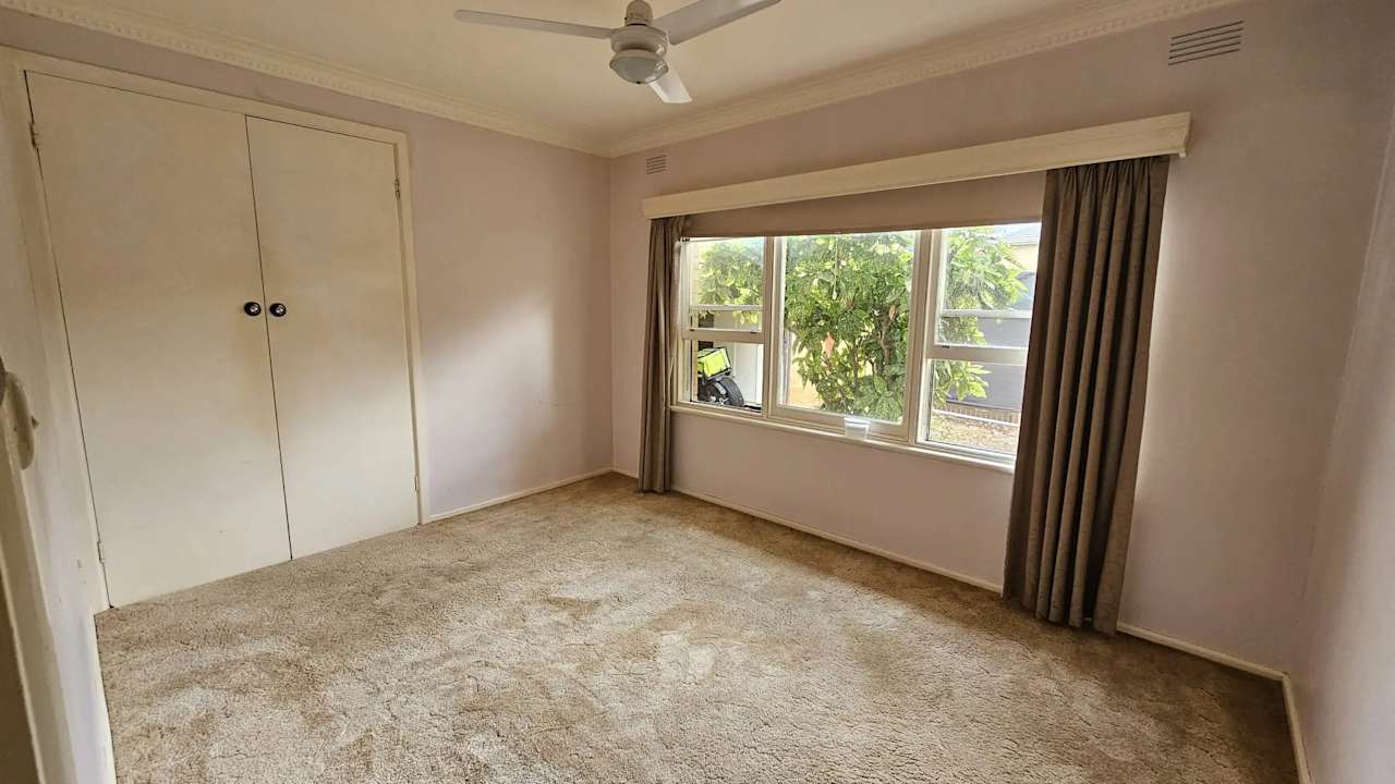 Room in a share house