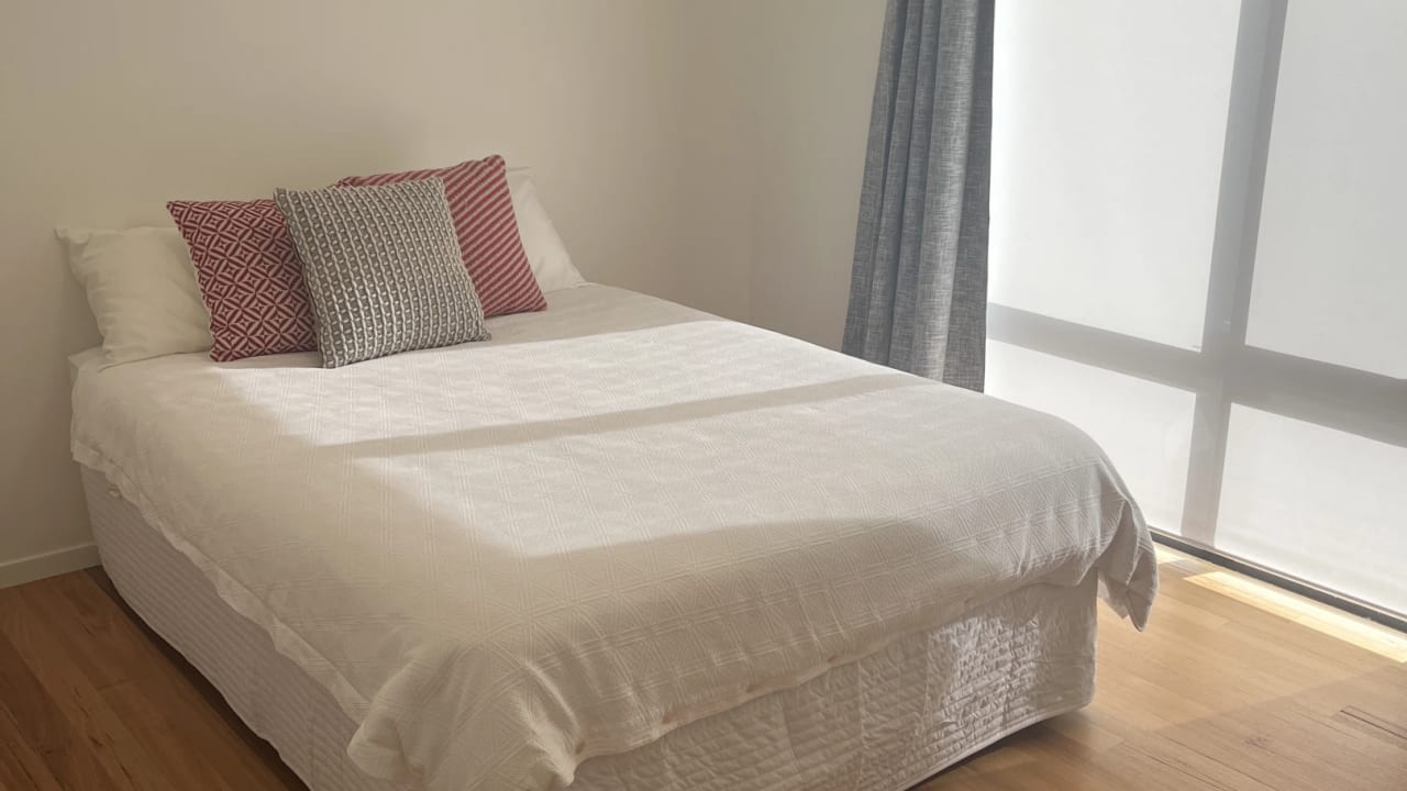 Room in a share house