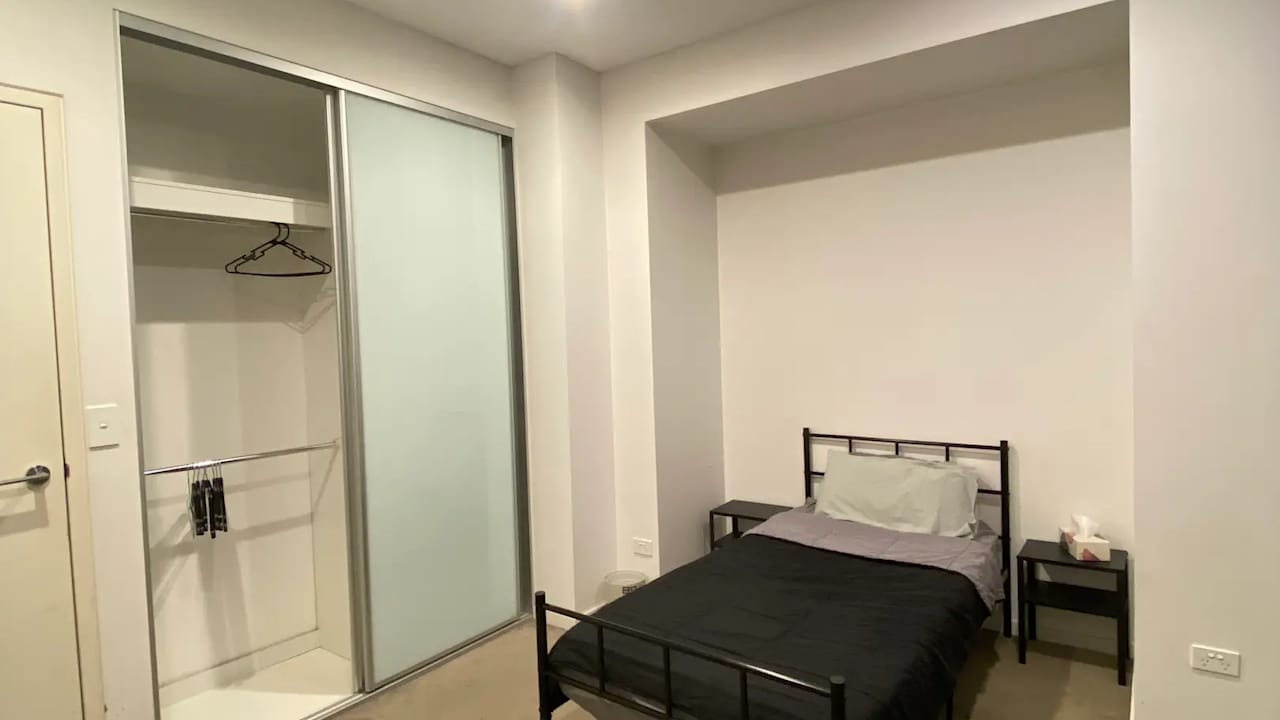 Furnished room in a flatshare