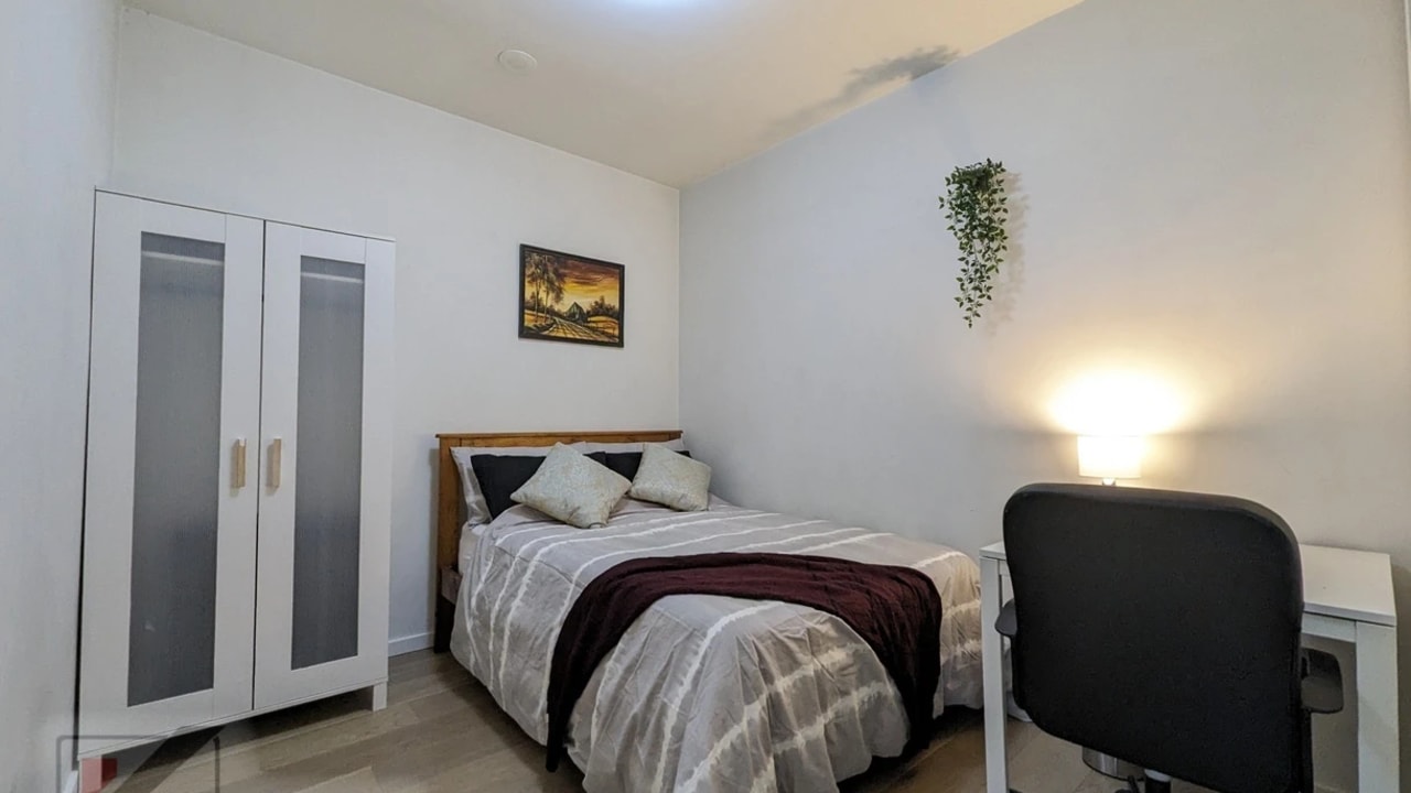 Furnished room with own bathroom