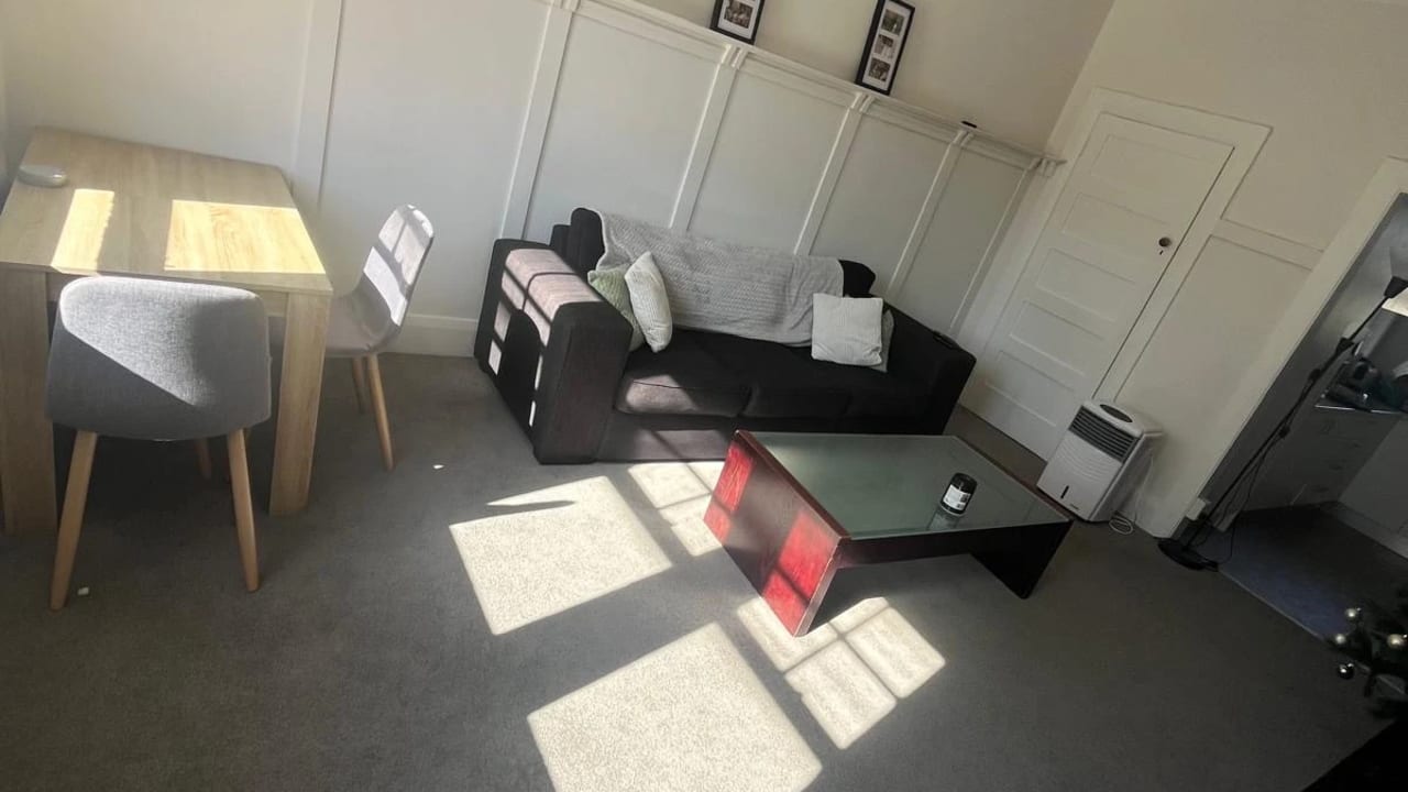 Whole property with 2 rooms for rent