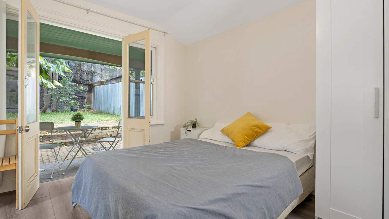 Furnished room in a share house