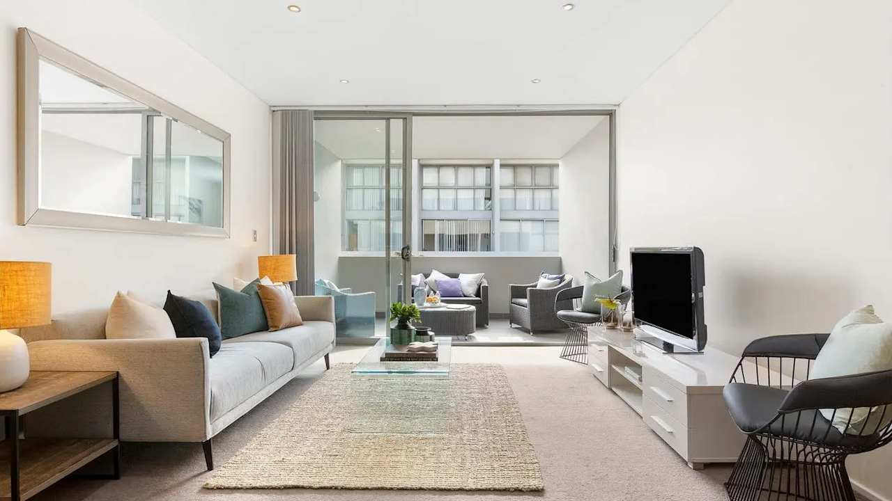 Unfurnished room with ensuite in a flatshare