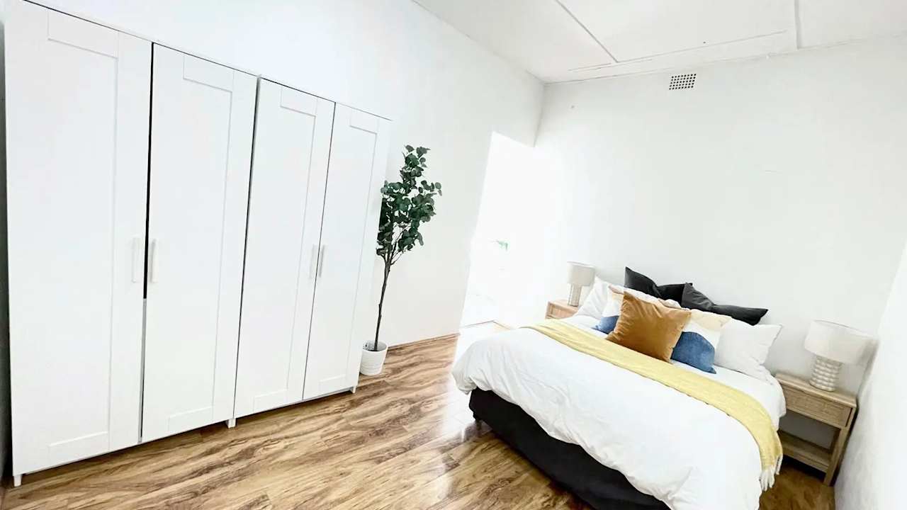 Room in a share house
