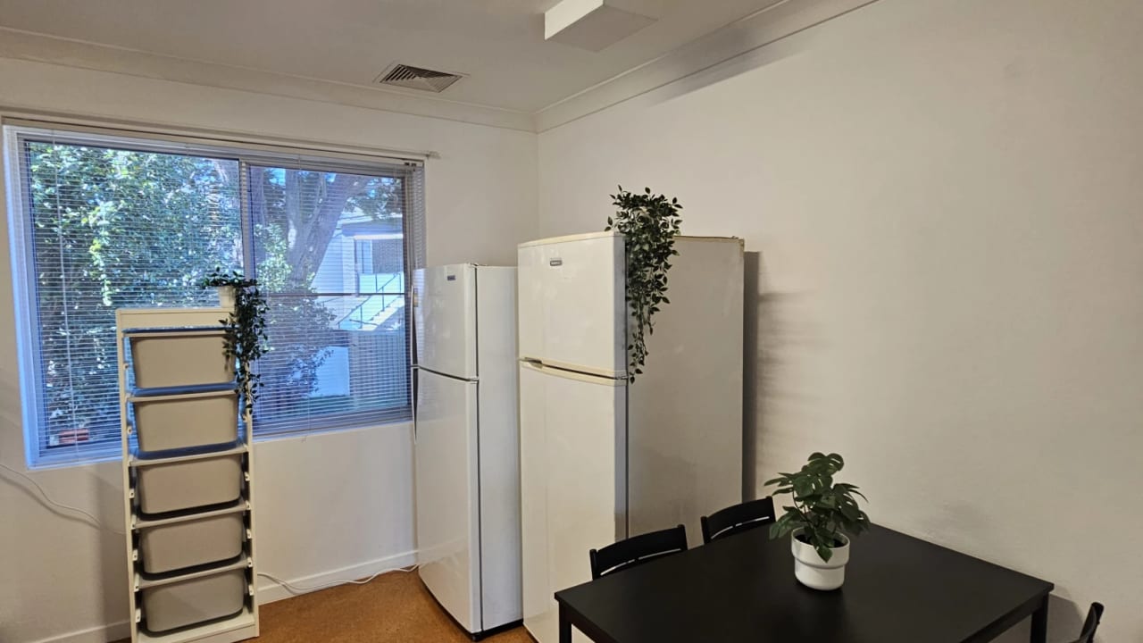 Furnished room in a flatshare