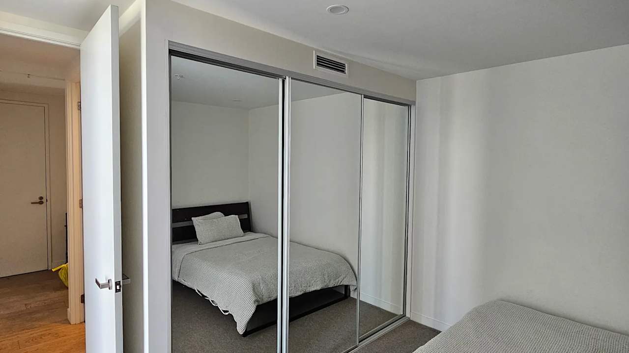 Furnished room in a flatshare