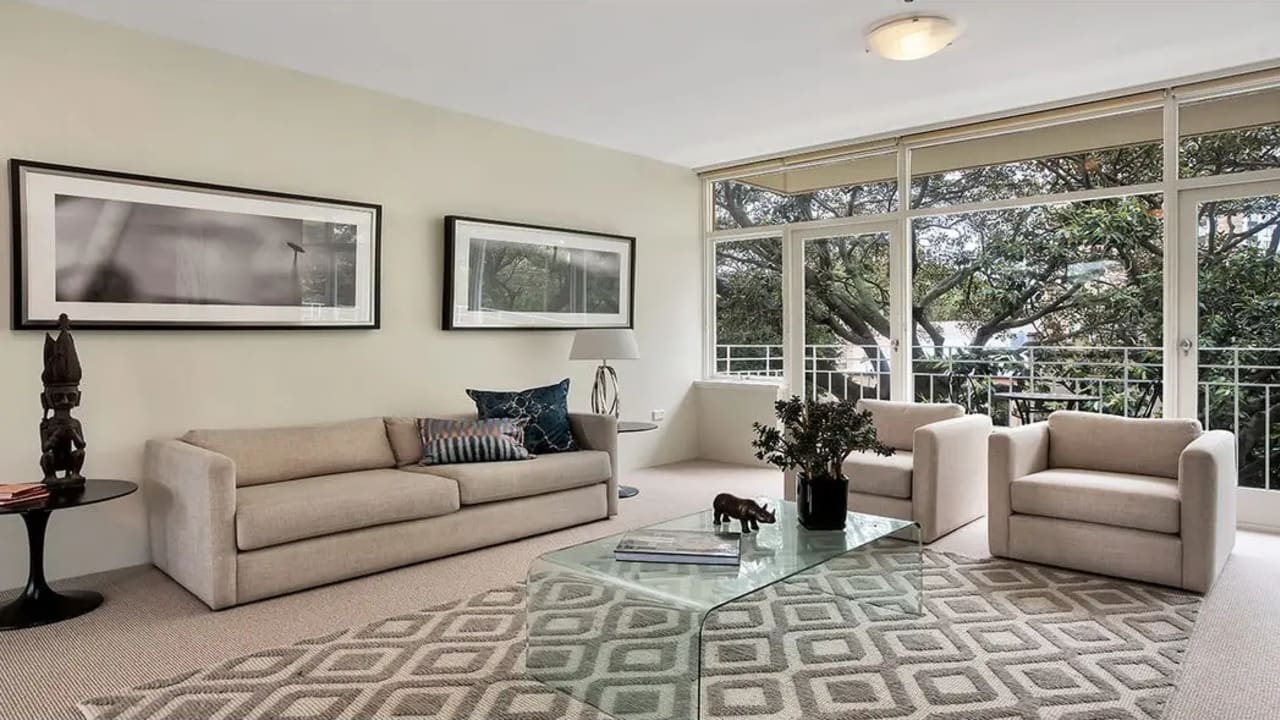 Furnished room in a flatshare