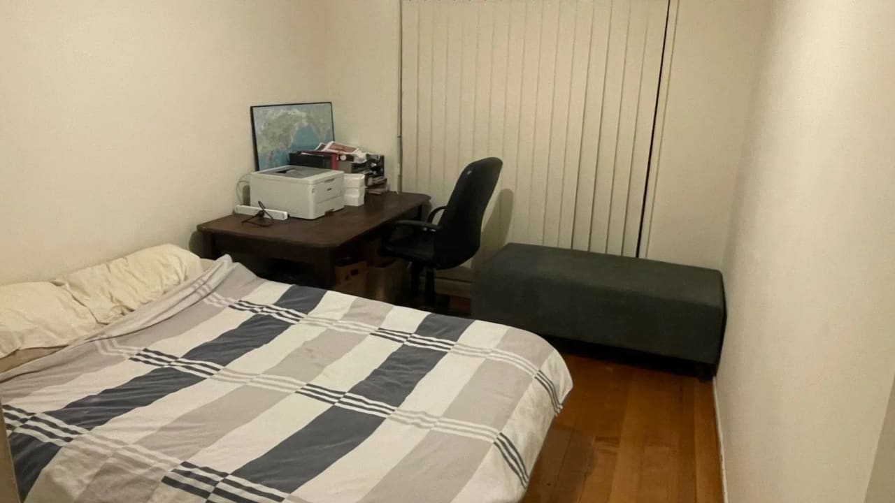 Furnished room in a share house