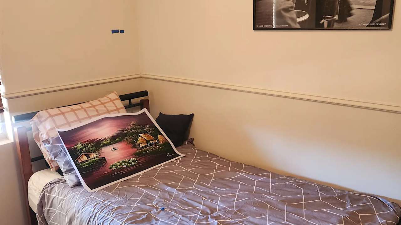 Furnished room in a share house