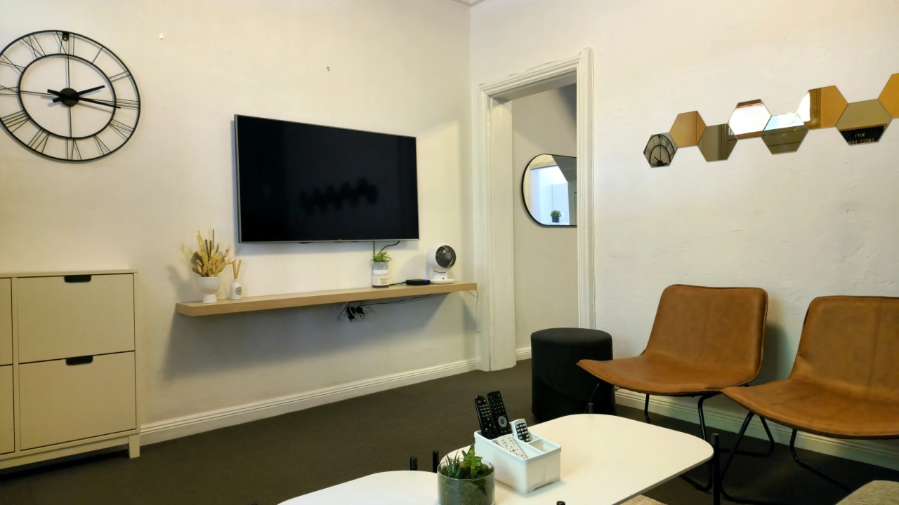 Furnished room in a share house