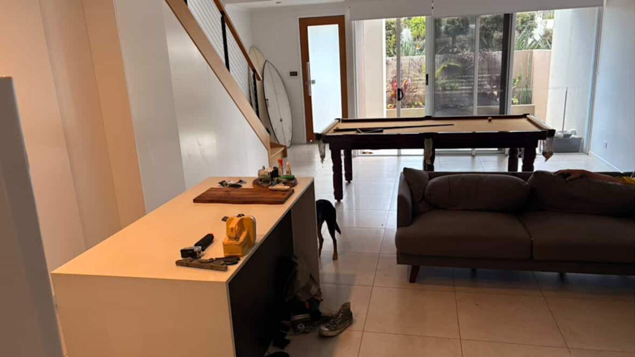 Unfurnished room in a flatshare