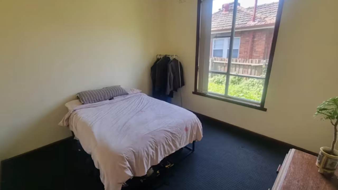 Room in a share house