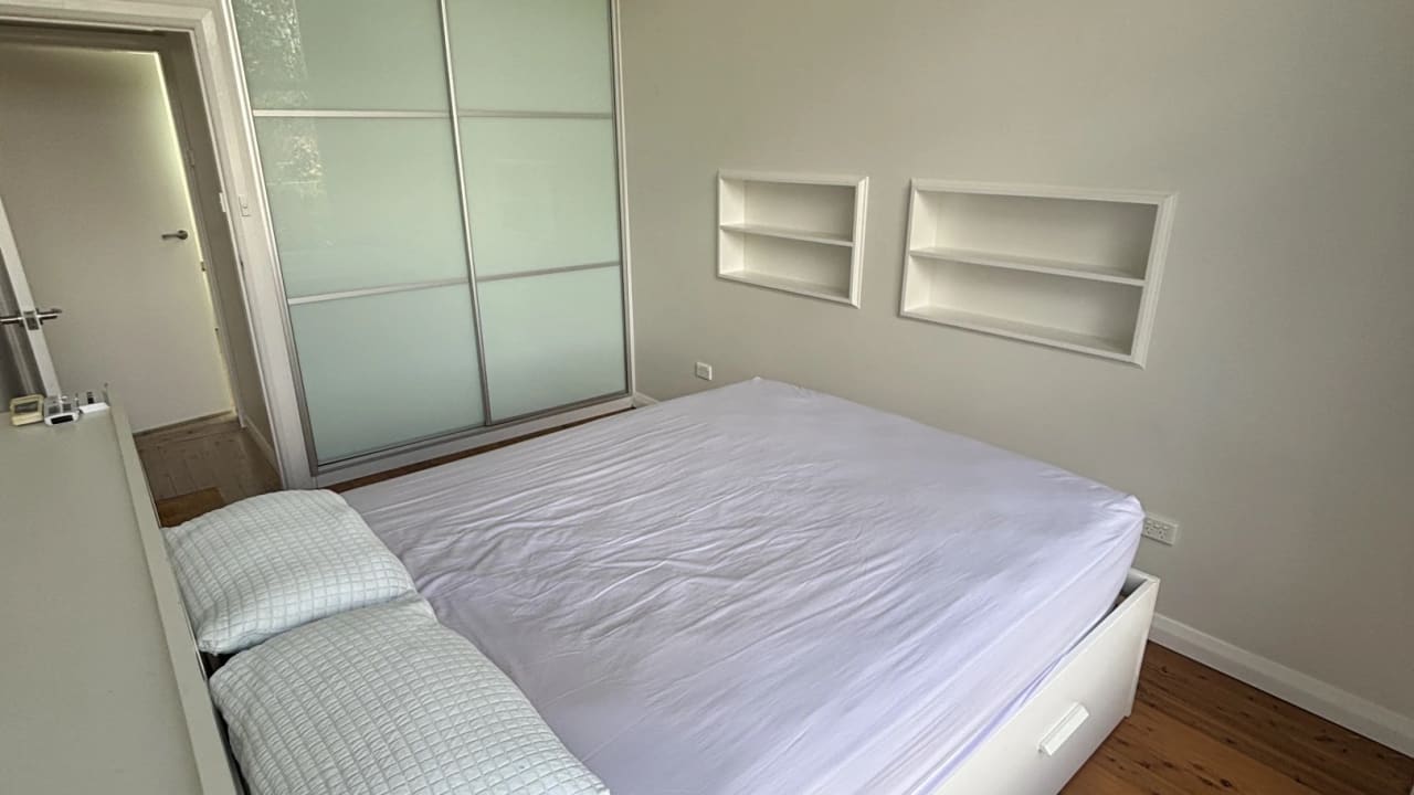Room in a share house