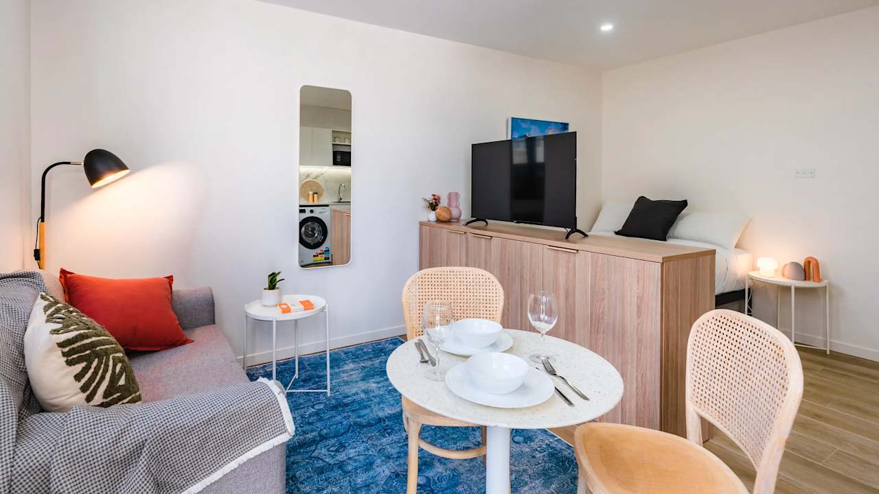 Furnished room studio flat for rent