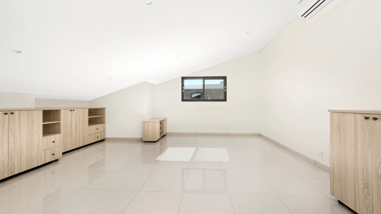 Room studio flat for rent