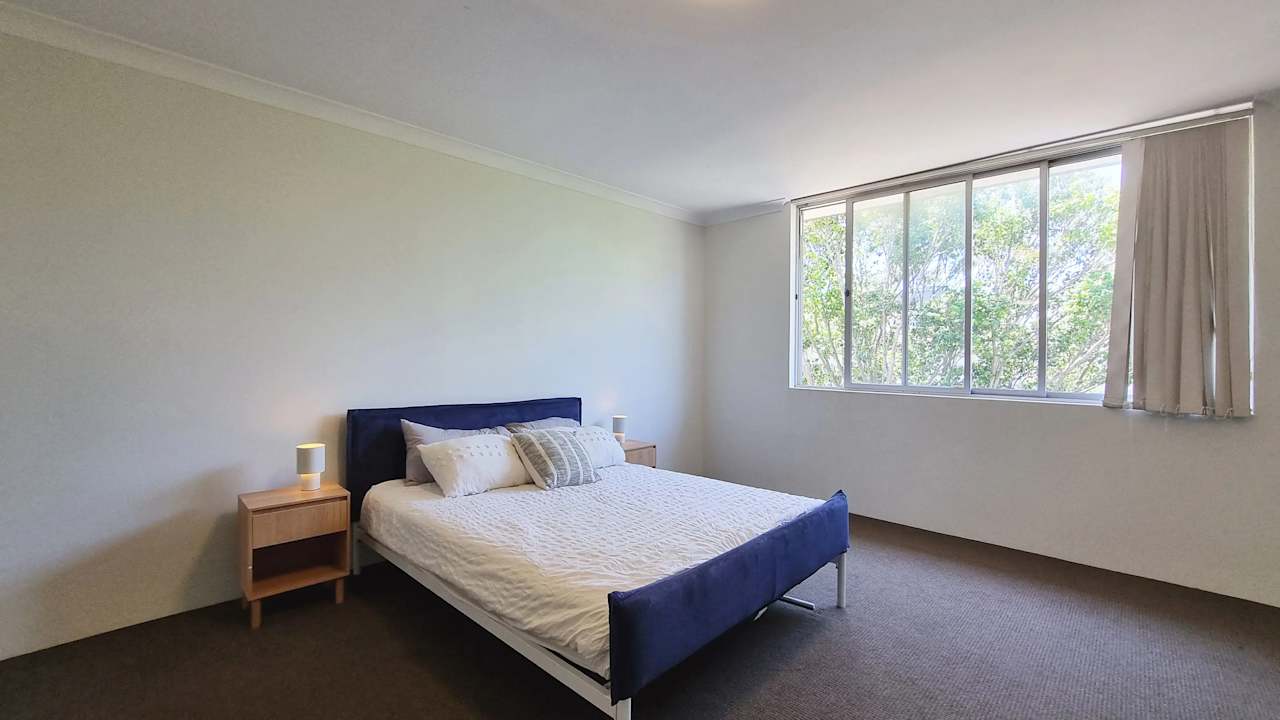 Furnished room with ensuite in a flatshare