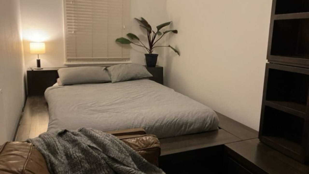 Furnished room in a share house