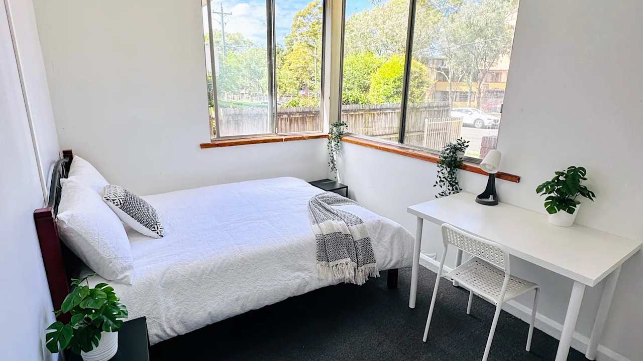 Furnished room in a share house