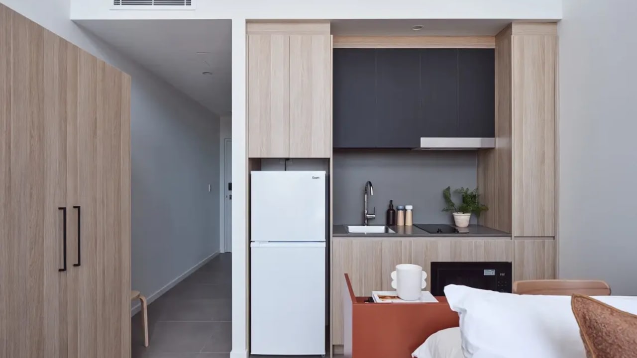 Furnished room with ensuite in a flatshare