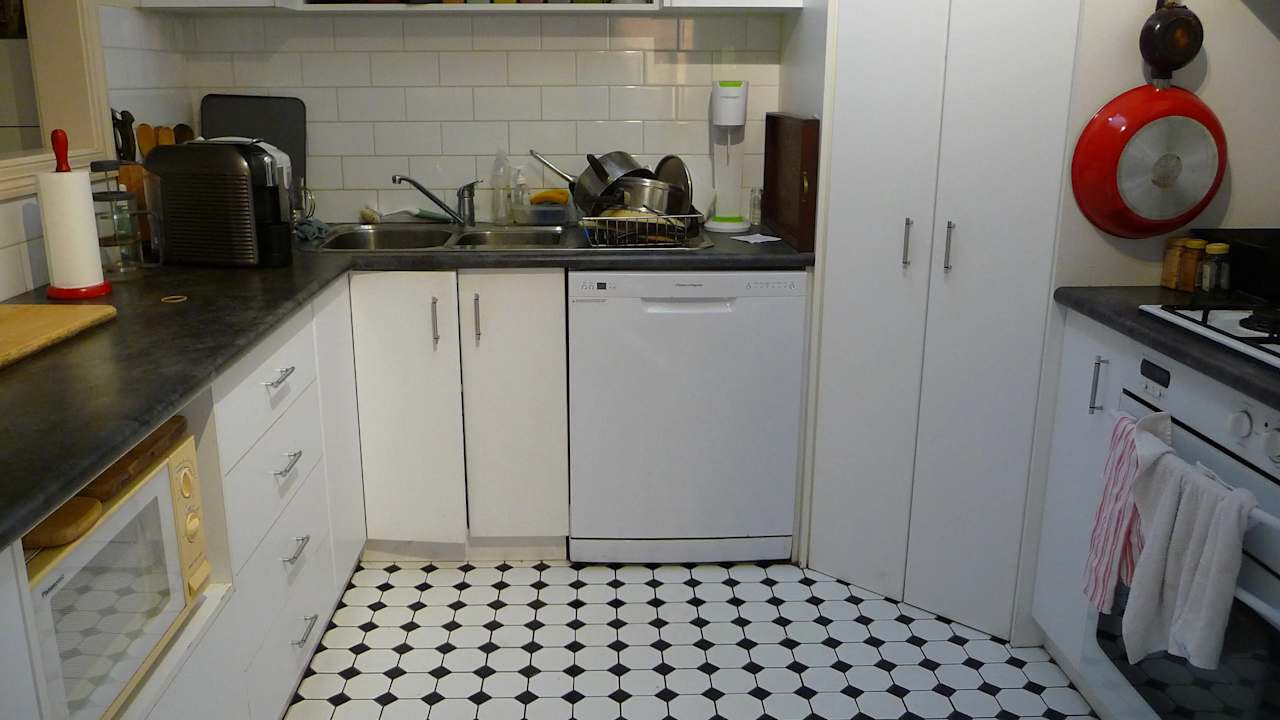 Furnished room in a share house