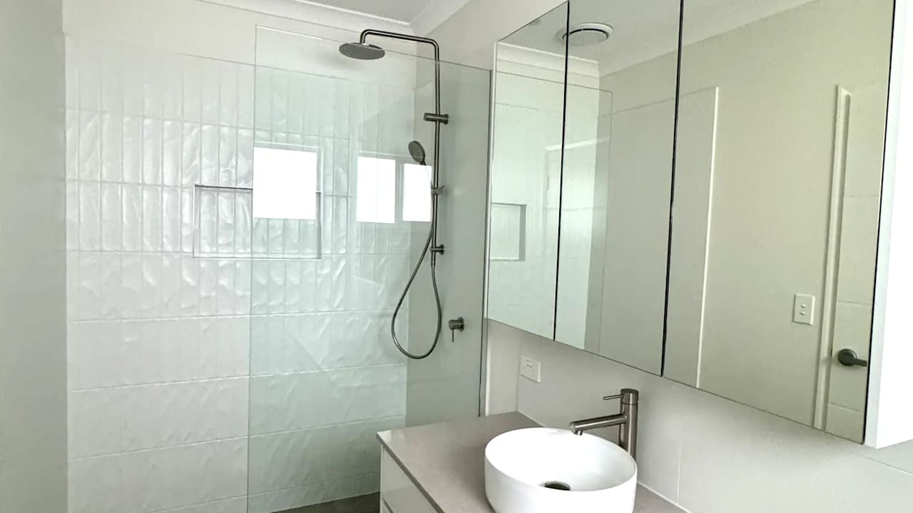 Unfurnished room in a share house