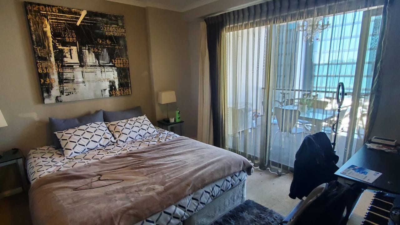 Furnished room in a flatshare