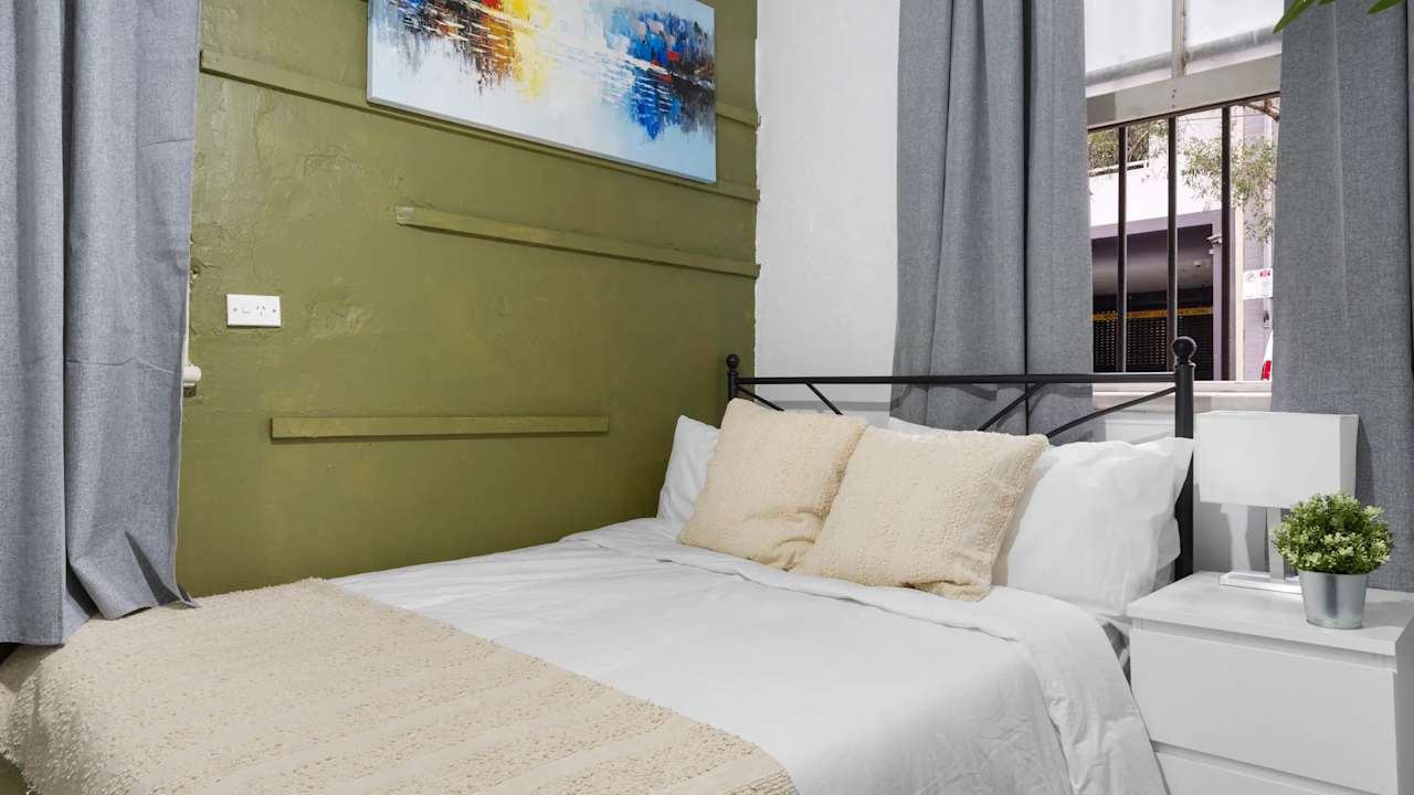 Furnished room in a flatshare