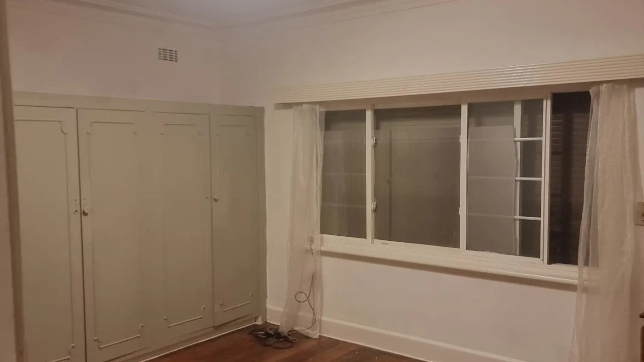 Room in a share house