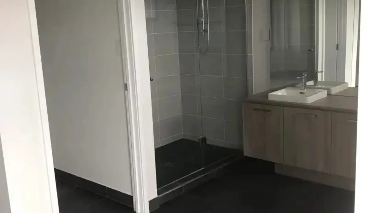 Room with ensuite in a share house