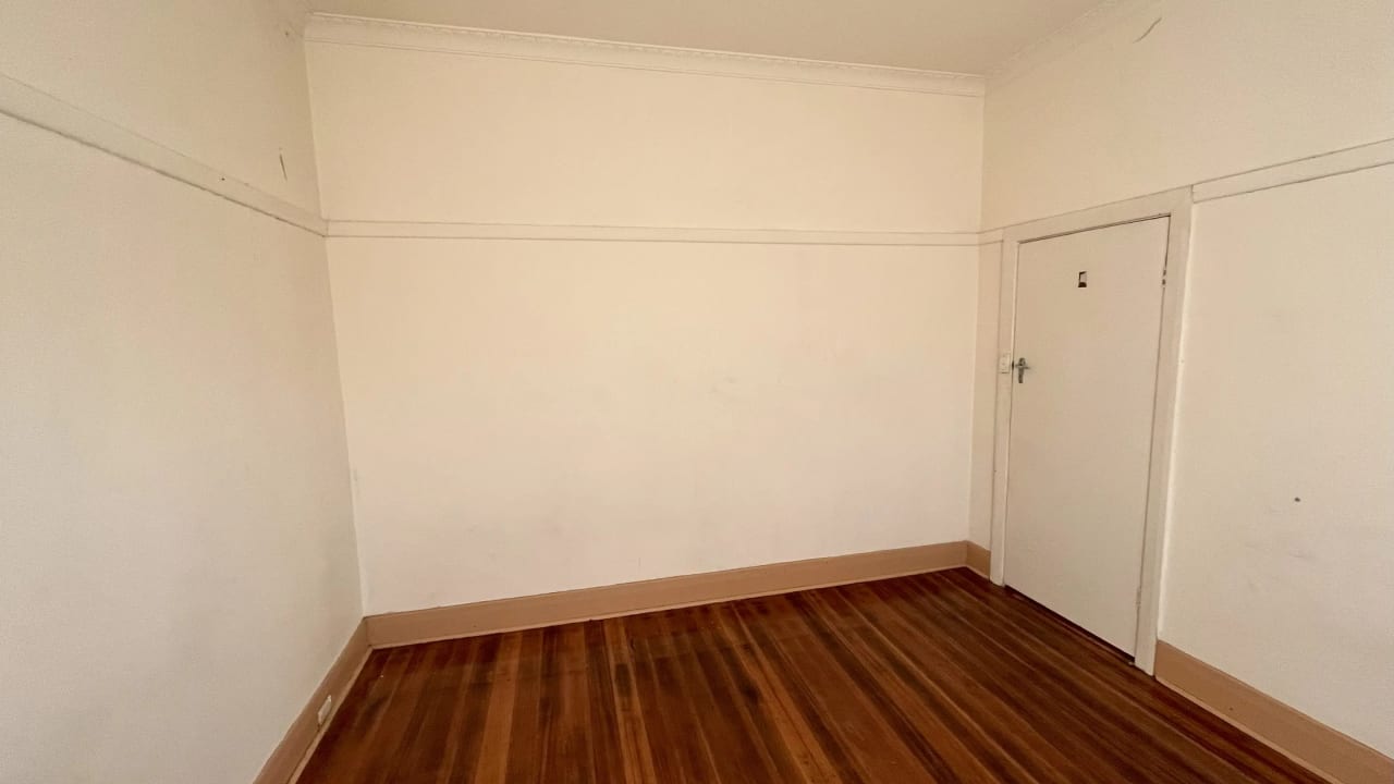 Unfurnished room in a share house