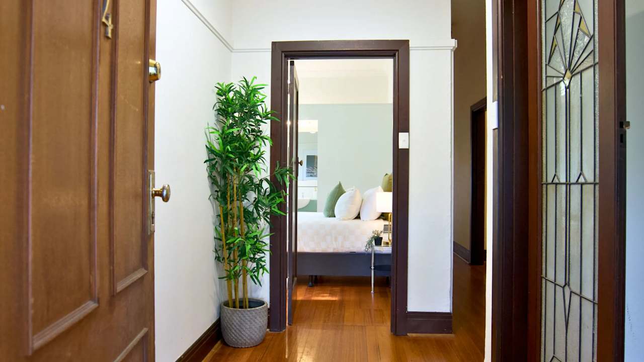 Furnished room in a flatshare