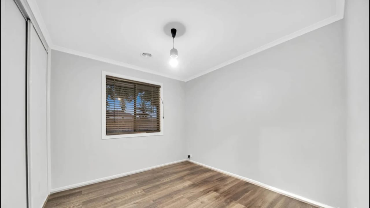 Unfurnished room with own bathroom