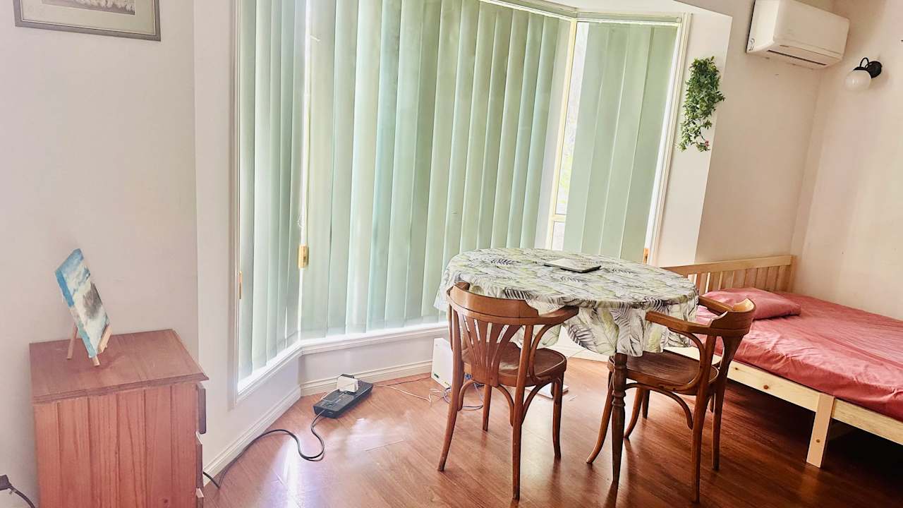 Furnished room in a share house