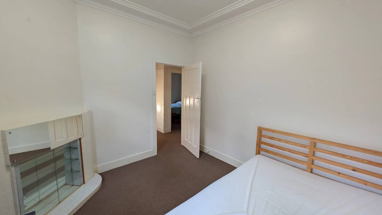 Room in a share house