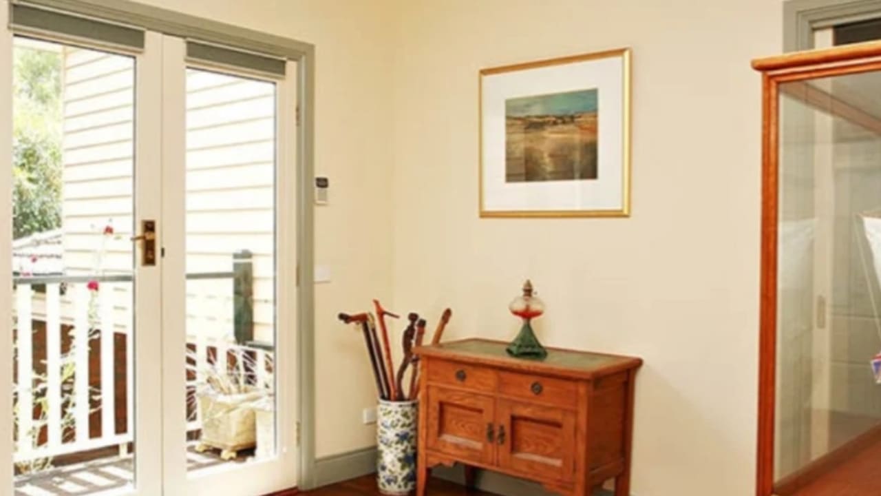 Furnished room with own bathroom