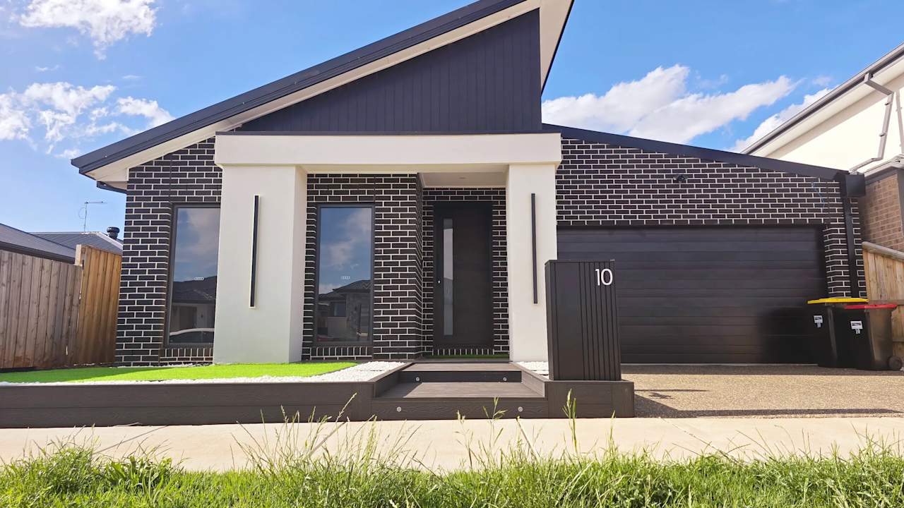 Unfurnished room in a share house