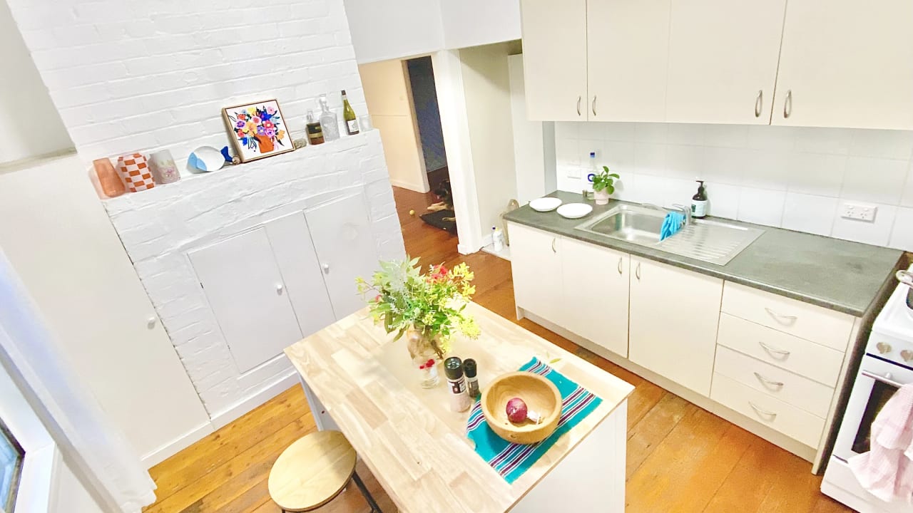 Room in a share house