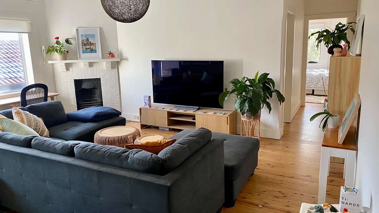 Furnished room in a flatshare