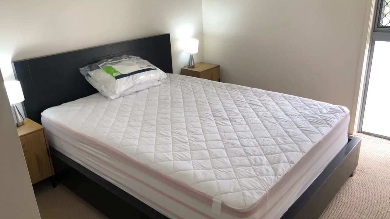 Furnished room with own bathroom