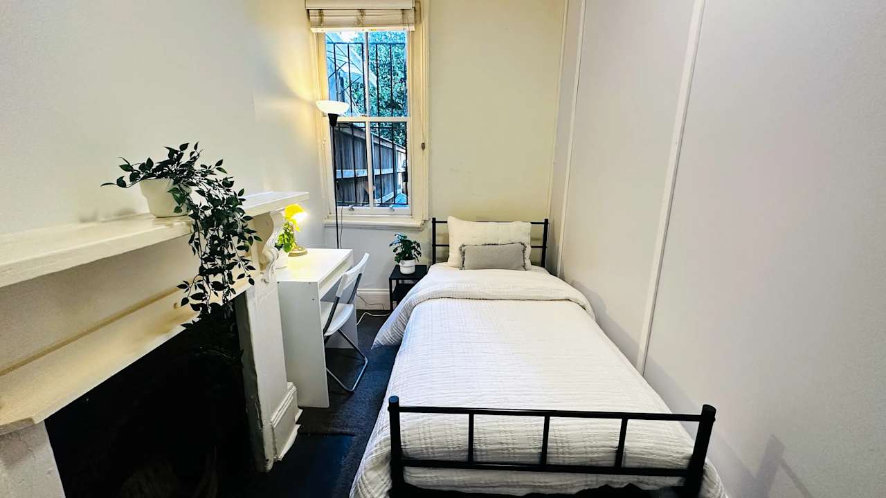 Furnished room in a share house