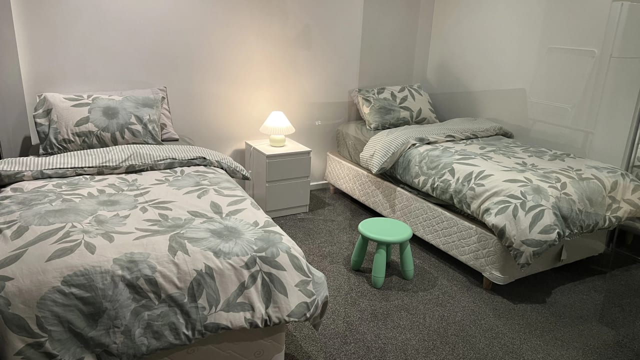 Furnished room in a flatshare