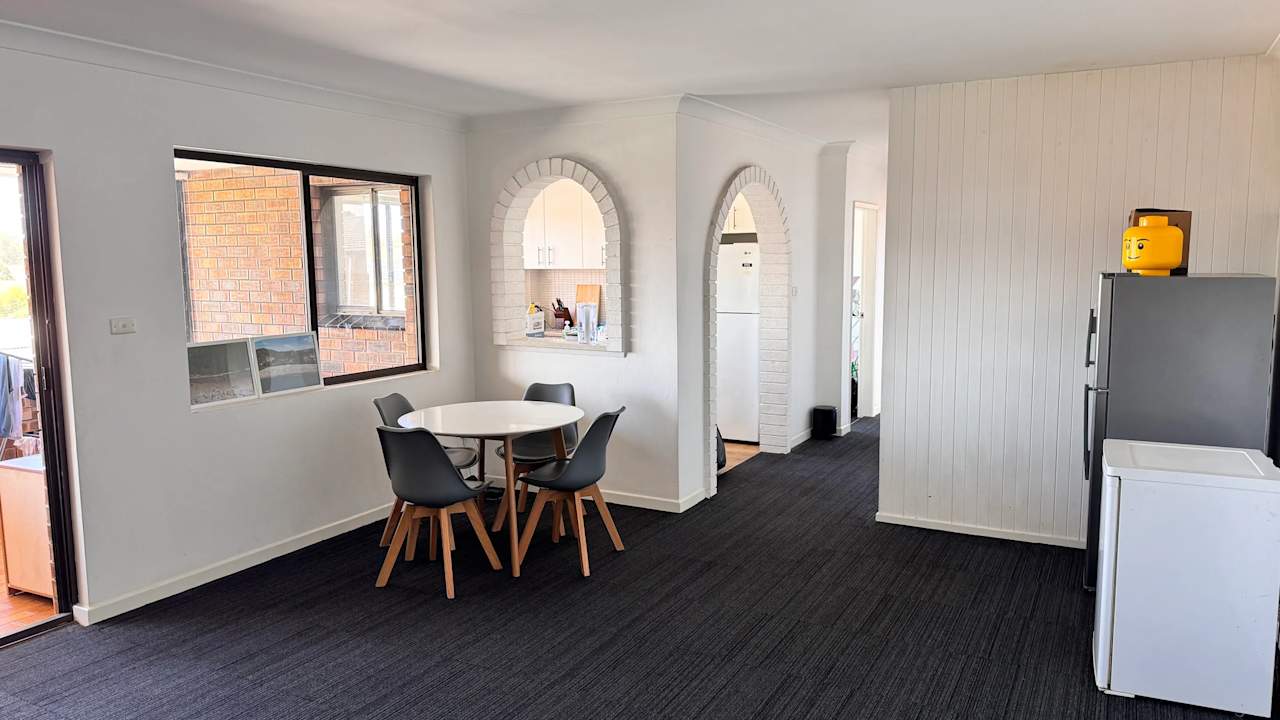 Furnished room in a flatshare